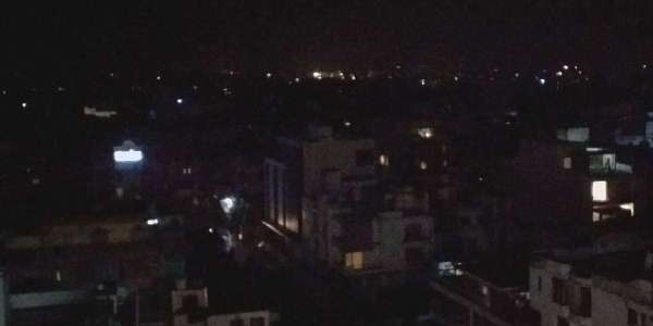 शहर की कालोनियां भी शनिवार की रात अंधेरे में डूबी रही। 
