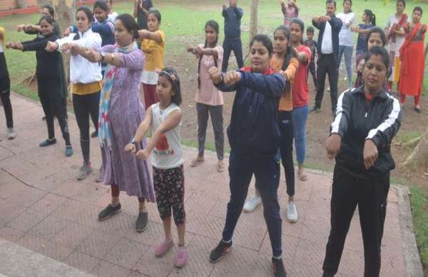 मस्ती और धमाल से शुरू हुई सुबह