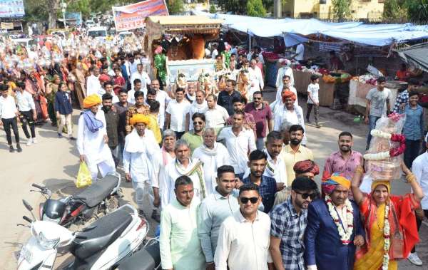 बूंदी में मीणा समाज की ओर से निकाली गई कलश यात्रा में शामिल महिलाएं।