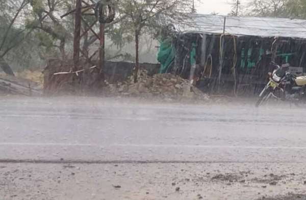 हाड़ौती अंचल में बेमौसम बारिश, हिण्डोली में ओले गिरे
