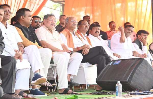 भव्य शोभायात्रा और संकल्प धर्मसभा  हिन्दु स्वा​भिमान जागरण संत पदयात्रा के अवसर पर