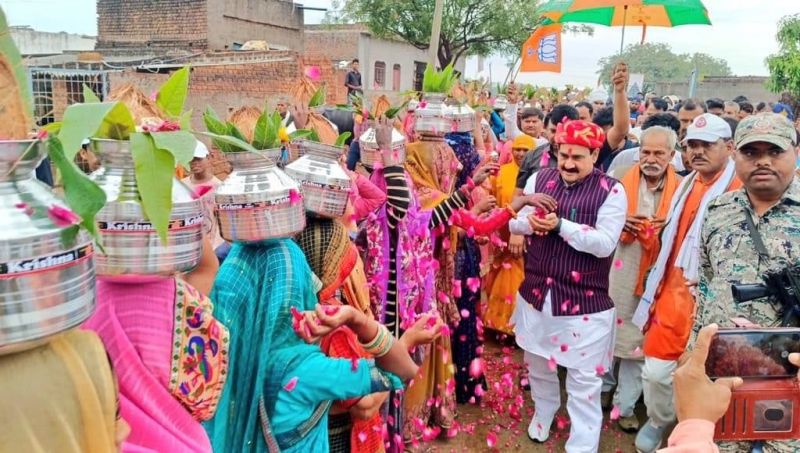 लाड़ली बहना योजना का लाभ लेने महिलाएं बैकों में खाता खुलवाएं: गृह मंत्री