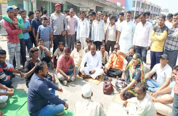 Patrika Photo Gallery: -  दूसरे दिन भी फूटा गुस्सा: किशनगढ़ हनुमानगढ़ मेगा हाईवे जाम, लगी कतार