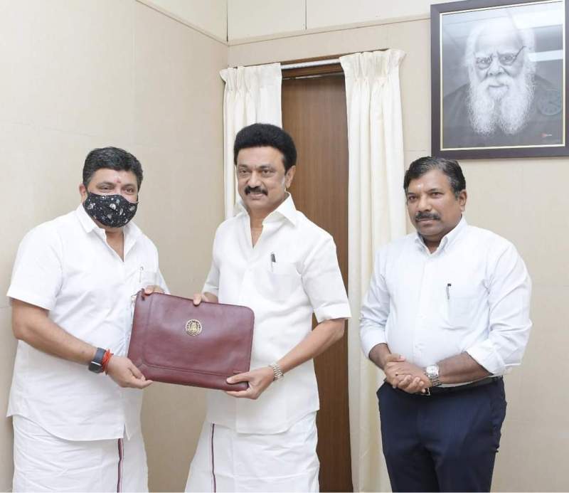 बजट सत्र में ऐलान: तमिलनाडु में सितम्बर से महिलाओं को हर माह मिलेंगे एक हजार रुपए