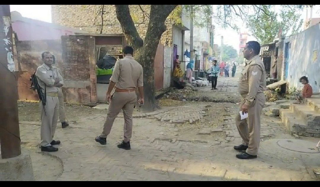 लखनऊ में 11 साल की लड़की को मनचले करते थे परेशान, घर पर फेका बम