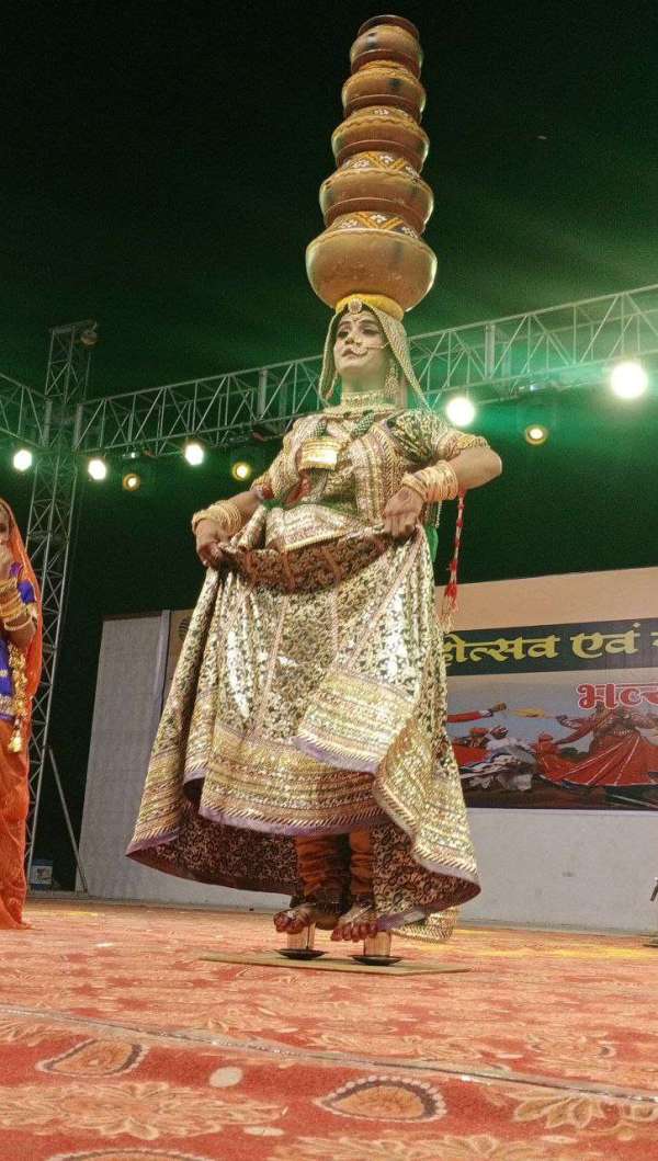 महाबार के धोरों पर रंगारंग कार्यक्रम से थार महोत्सव का समापन