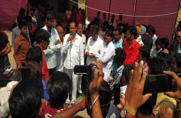 Patrika Photo Gallery: -  दूसरे दिन भी फूटा गुस्सा: किशनगढ़ हनुमानगढ़ मेगा हाईवे जाम, लगी कतार