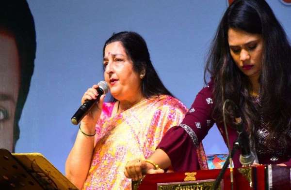 अनुराधा पौड़वाल 