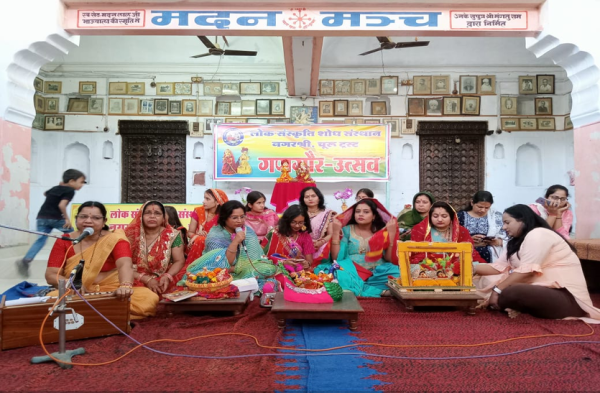 Patrika Photo Gallery: गणगौर के लोकगीतों की गूंज: गौर-गौर गौमती ईसर पूजे पार्वती