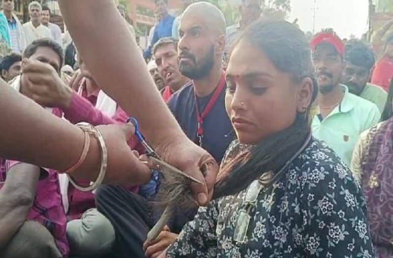 कलेक्ट्रेट पहुंचे दिव्यांग, सरकार को दिया अल्टीमेटम