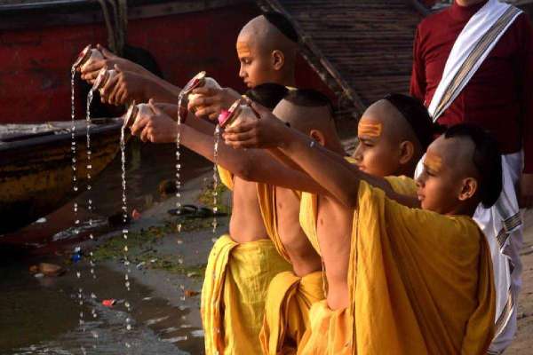 काशी में कुछ इस तरह हुआ नव संवत्सर का स्वागत, बटुको ने मोहा मन