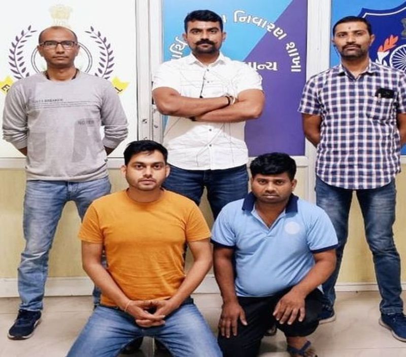 SURAT NEWS : चिटफंड कंपनी शुक्ल ग्रुप के दो वांछित निदेशक गिरफ्तार