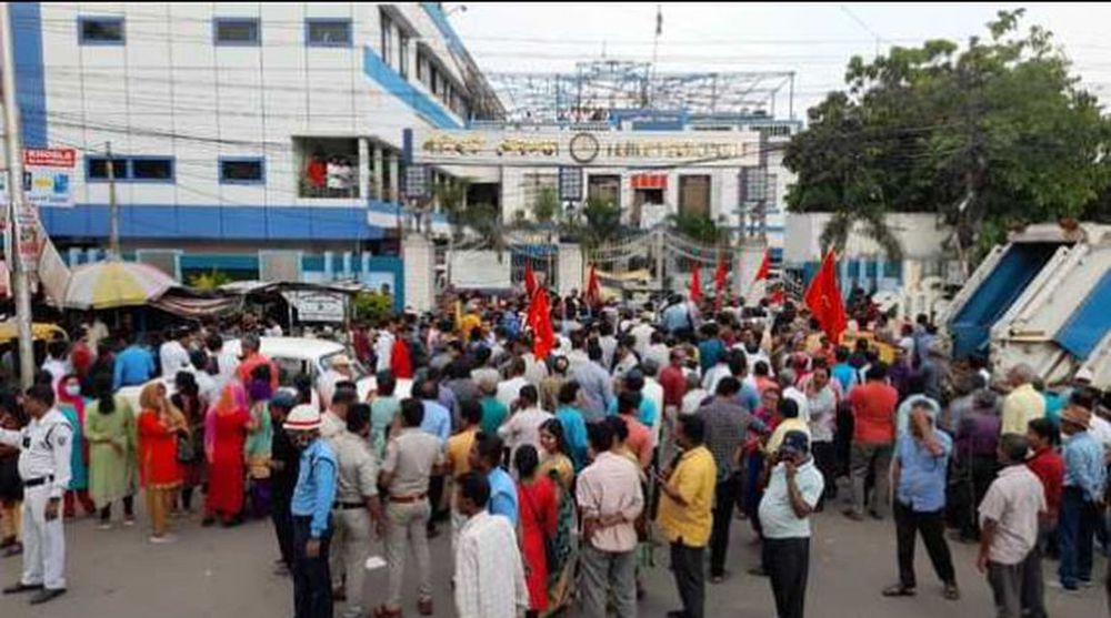 एसएससी भर्ती भ्रष्टाचार मामले के खिलाफ माकपा ने निकाली रैली