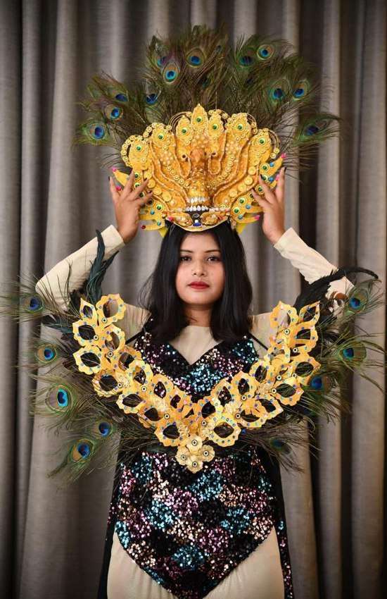 ब्यूटी एंड फैशन कॉम्पिटिशन के ग्रैंड फिनाले में मॉडल