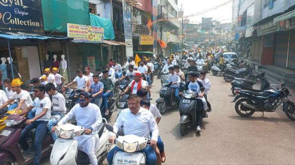 आयो लाल झूले लाल के जयकारे लगाते हुए निकली सिंधी समाज की वाहन रैली