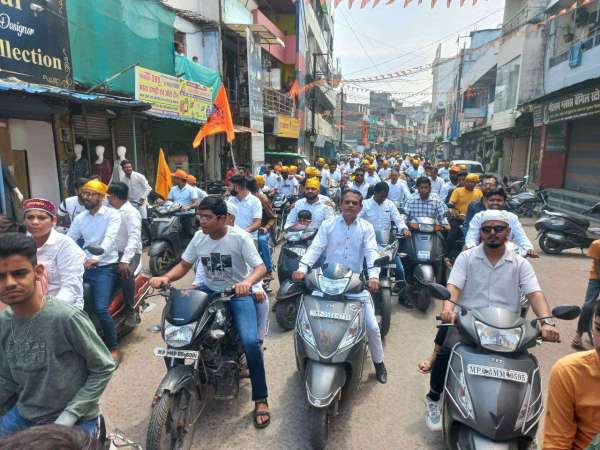 आयो लाल झूले लाल के जयकारे लगाते हुए निकली सिंधी समाज की वाहन रैली