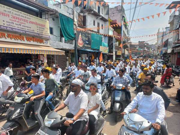 आयो लाल झूले लाल के जयकारे लगाते हुए निकली सिंधी समाज की वाहन रैली