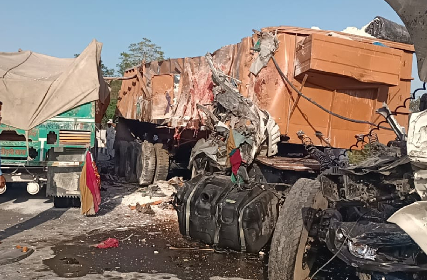 two trailers collided one died in sirohi