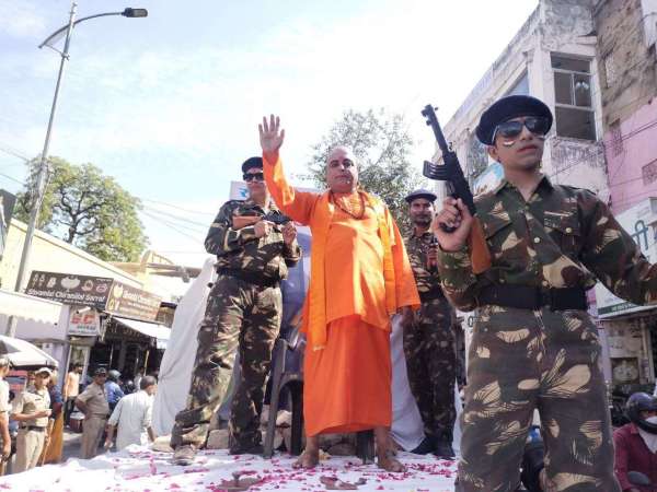 शहर में सिंधी समाज के जुलूस की धूम मची है।