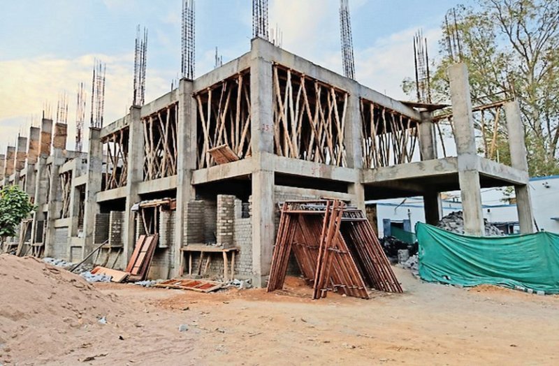 बड़ामलहरा में बन रहा सिविल अस्पताल