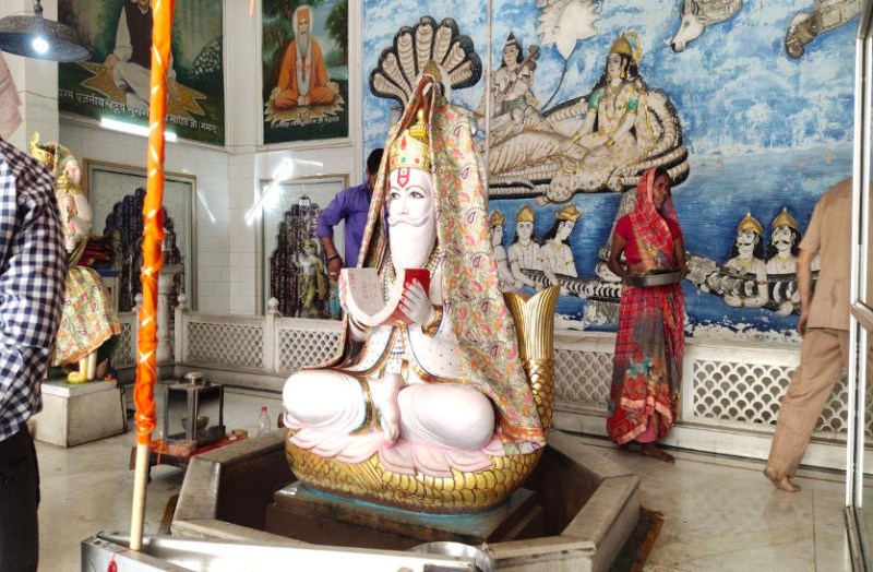 भगवान झूलेलाल का जन्मोत्सव, मंदिरों में सुबह से ही हो रहे विशेष आयोजन