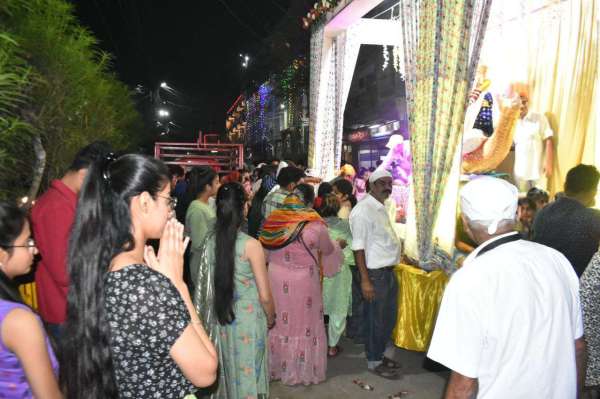 झूलेलाल जयंती पर सिंधी समाज का निकला जुलूस में आकर्षण का केन्द्र रही झांकी