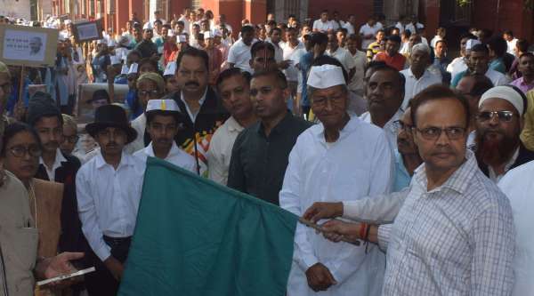 बलिदान दिवस पर निकाला अहिंसा मार्च, हुई सर्वधर्म प्रार्थना सभा.....देखें तस्वीरें