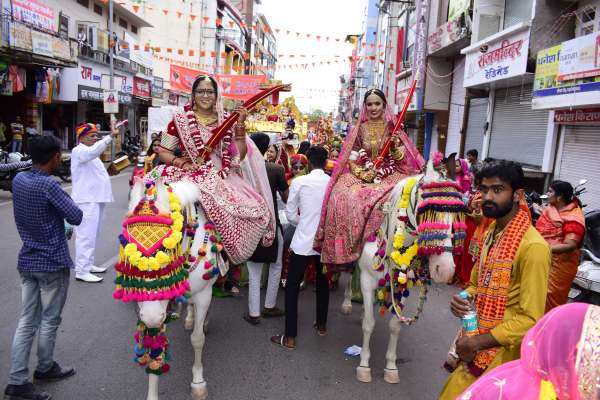 दिन में मिस गणगौर प्रतियोगिता, रात में गणगौर विवाह उत्सव