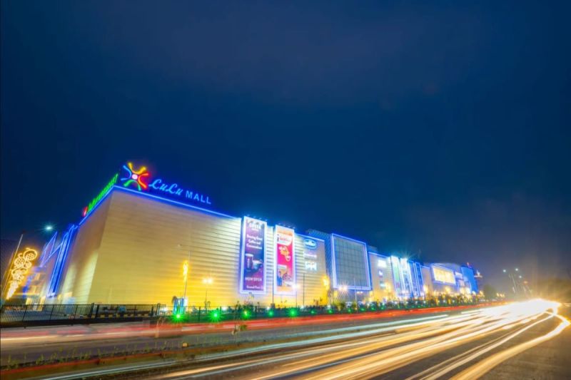 लखनऊ में खाने के शौकीनों के लिए लुलु मॉल बना पहली पसंद