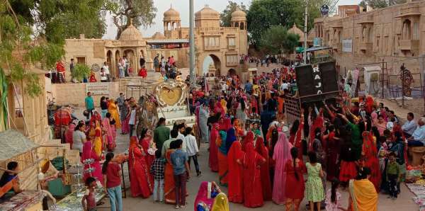  गड़ीसर तालाब पर लगा मेला