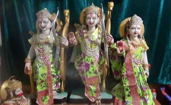 भगवान की प्रतिमाएं, जिनके चांदी के मुकुट चोरी हुए।