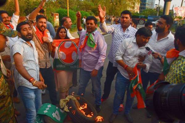 Youth Congress protests outside BJP headquarters over removal of Rahul Gandhi's Lok Sabha membership