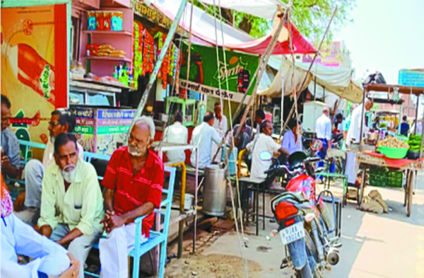 Patrika Photo Gallery: आन्दोलनकारियों से प्रशासन की वार्ता विफल, बाजार खुले, लेकिन रास्ते अब भी जाम