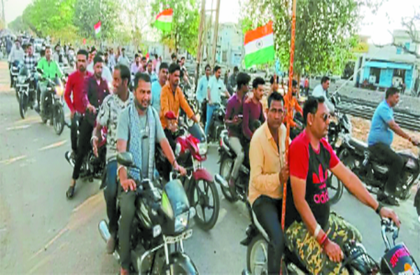 Patrika Photo Gallery: आन्दोलनकारियों से प्रशासन की वार्ता विफल, बाजार खुले, लेकिन रास्ते अब भी जाम