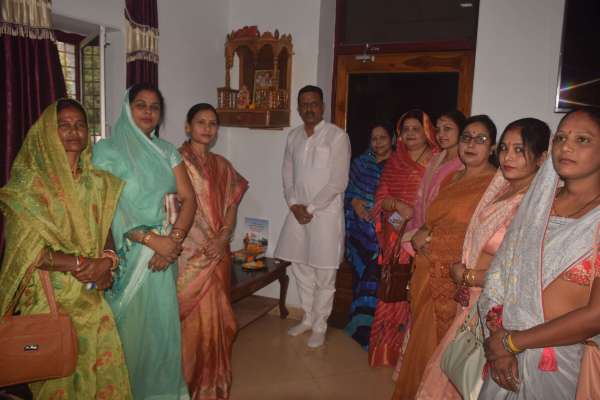 पूजन के बाद बजट पेश  