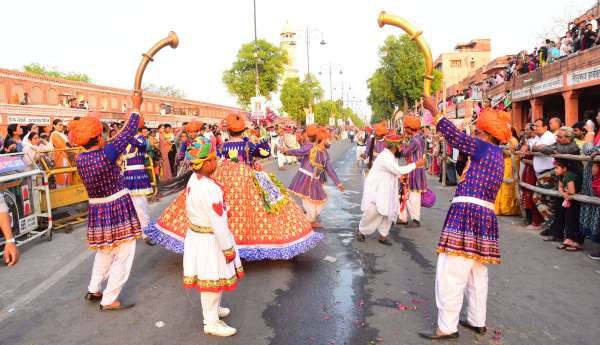 Old Gangaur's ride came out with royal lavajme