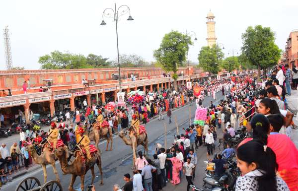 Old Gangaur's ride came out with royal lavajme