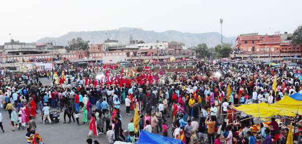 Old Gangaur's ride came out with royal lavajme