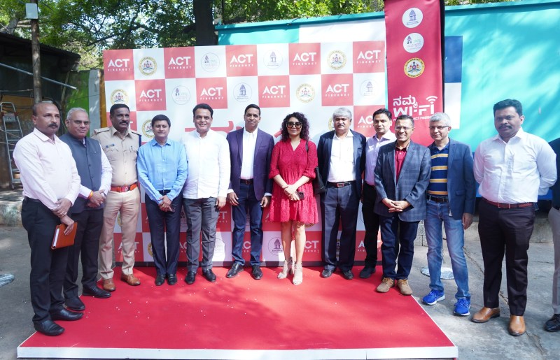 अत्याधुनिक प्राथमिक स्वास्थ्य केंद्र जनता को समर्पित