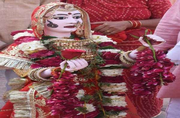 जूनागढ़ परिसर में ही हुई पानी पिलाने की रस्म