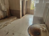 जिन पर शहर को साफ रखने की जिम्मेदारी, उनके कार्यालय ही स्वच्छ नहीं