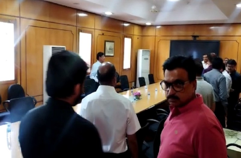 RTH बिल निरस्त की मांग पर अड़े डॉक्टर, CS की मीटिंग के बीच बाहर निकले, वार्ता फेल, अब कल दिखाएंगे ताकत