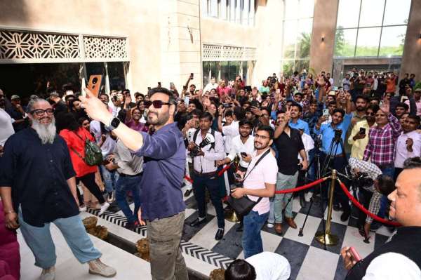 अभिनेता अजय देवगन पहुंचे राजस्थान पत्रिका के झालाना कार्यालय में