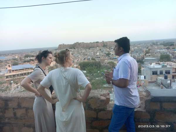 स्वर्णनगरी की सुंदरता पर मोहित विदेशी