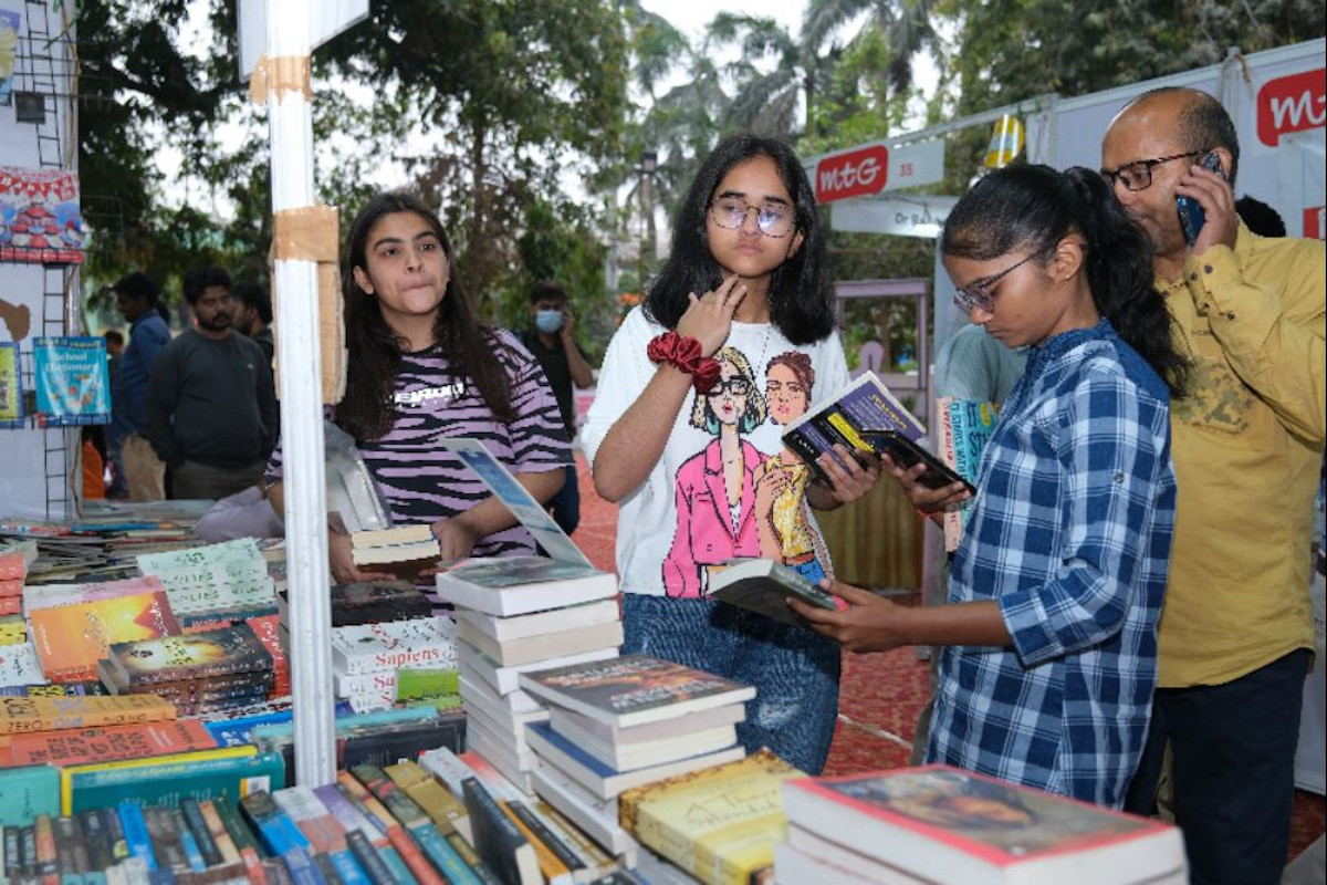 किताबें लिखना पढ़ना बढ़ाती हैं उम्र