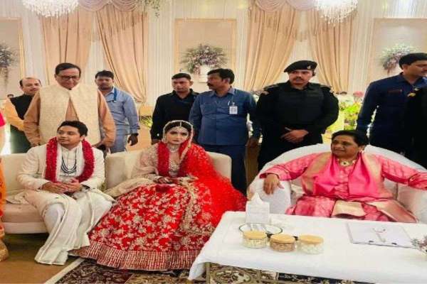 marriage of mayawati's nephew.jpg