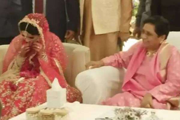 marriage of mayawati's nephew.jpg