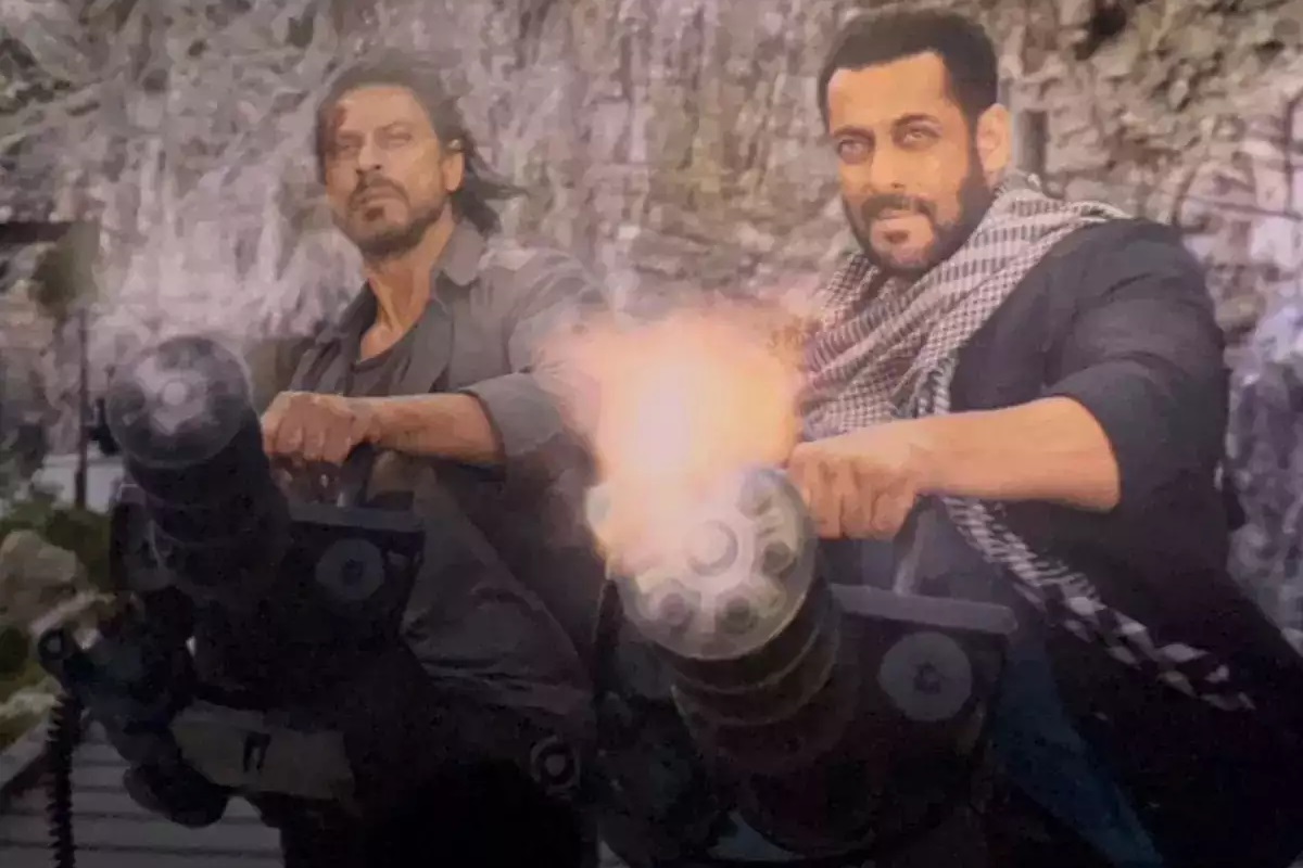 Pakistani Actor Yasir Hussain Comapare Shahrukh Khans 'Pathaan' With Video Game