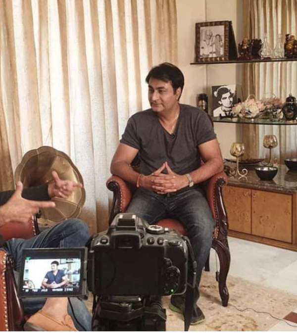 देखें फोटोे: कैसे शूट होे रही है कोस मीनार पर डॉक्यूमेंट्री