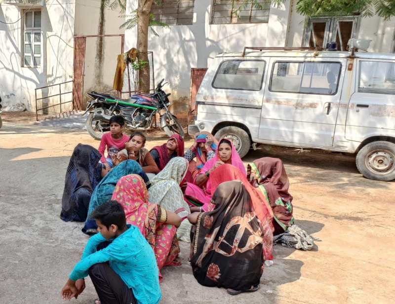 The girl killed her mother by stabbing her along with her lover